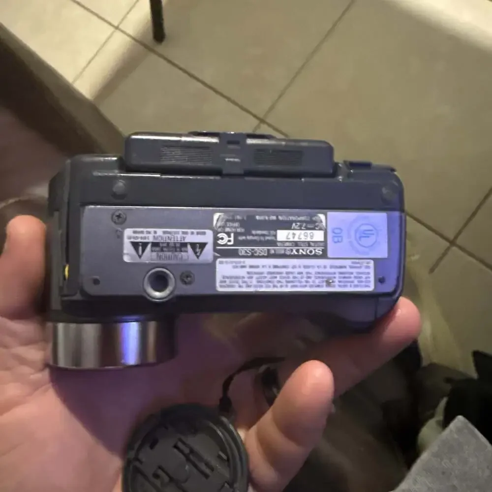 Sony Cyber-shot 1.3MP Vintage Digital Camera - Retro Y2K Tech